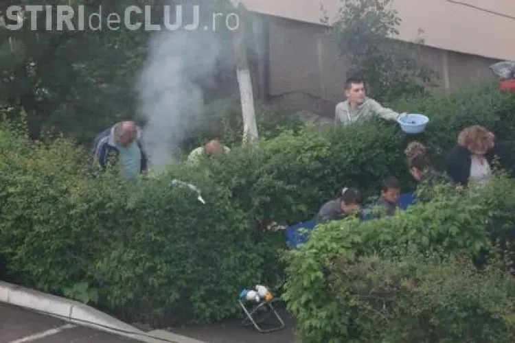 Turdenii au făcut picnic în fața blocului, de 1 Mai - VIDEO