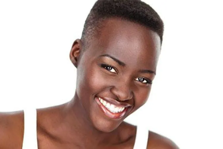 Actrita Lupita Nyong'o, desemnata cea mai frumoasă persoană din lume