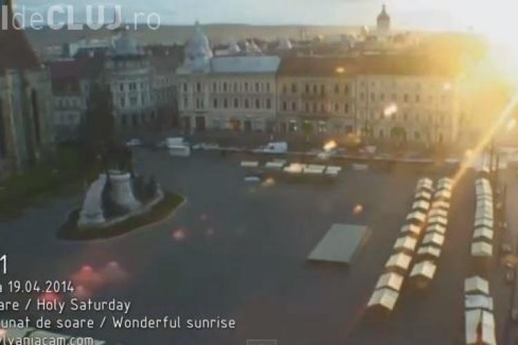 Răsărit de soare minunat la Cluj susprins de camera din Piața Unirii - VIDEO