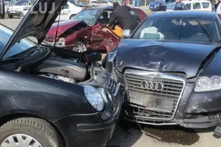 Consilierul județean Laurențiu Oprea implicat în accident la Gherla! Șoferul unei Dacii a fost vinovat - FOTO