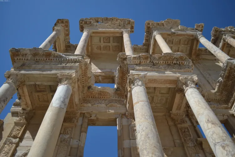 Descoperiți Turcia: Orașul antic Efes și Casa Fecioarei Maria, două atracții turistice ce merită să le vedeți măcar odată în viata