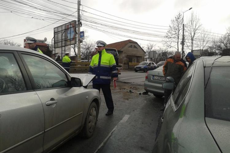 Accident în lanț pe Calea Turzii. Trei mașini au fost implicate - UPDATE