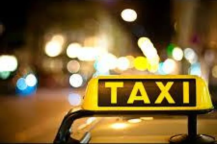 Au furat un taxi din Gherla, după ce l-au bătut măr pe taximetrist 
