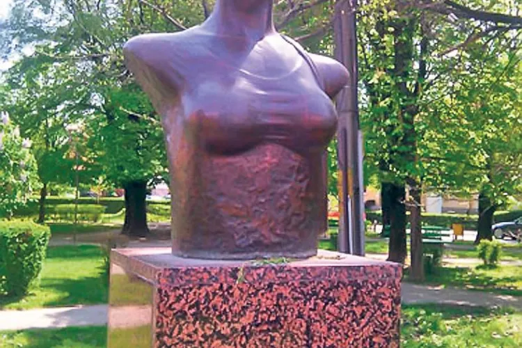 Britanicii râd de noi: Bustul Arethiei Tătărăscu este considerat ”prea sexy”