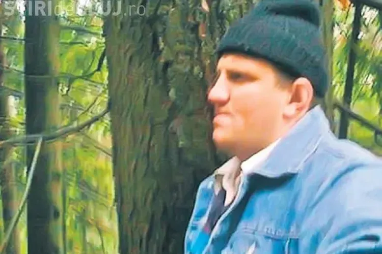 Ciobanul Gheorghe, de la Măguri Răcătău, și-a făcut un SELFIE în timp ce vâna URSUL prin pădure