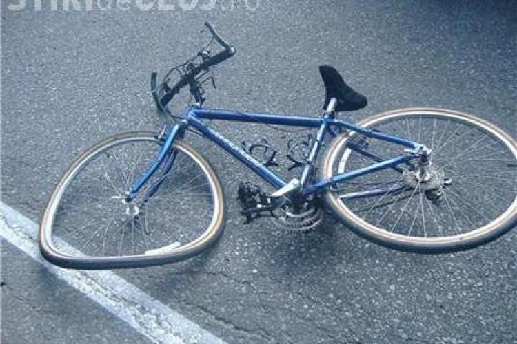 Biciclist rănit de portiera unei mașini la Cluj