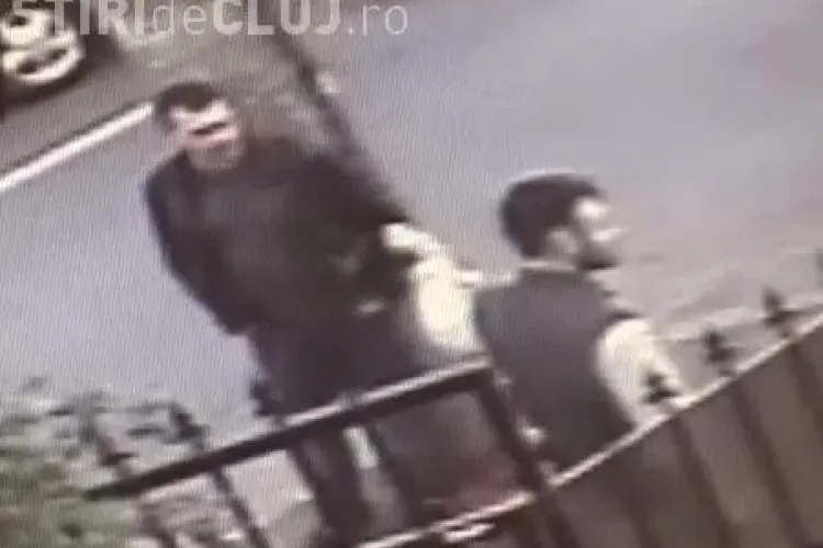 Alți hoți de câini filmați când furau un animal dintr-o curte din Cluj-Napoca - VIDEO