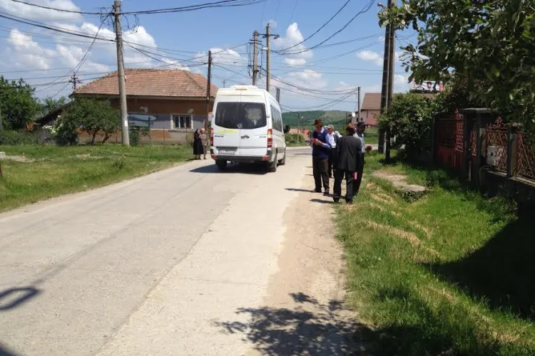 PDL susține că în Chinteni oamenii au fost duși cu microbuzul școlar la vot / PSD: Nu aveau secție la ei în sat - FOTO