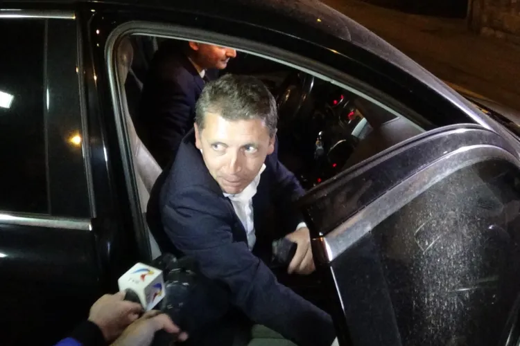 Ioan Petran ar fi luat SPAGĂ scaune de birou. Numele lui apare în dosarul Horea Uioreanu