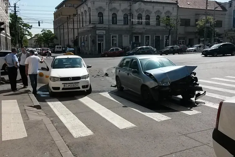 Accident în Piața Cipariu - FOTO