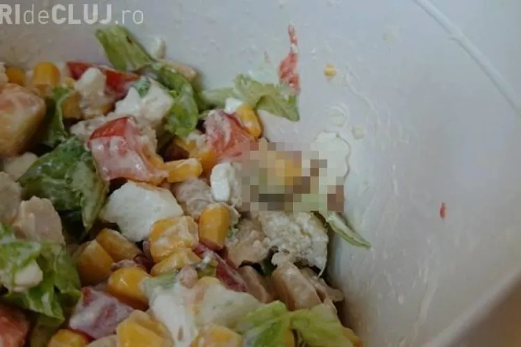 Salata cu melci vii la Salad Box Cluj - FOTO