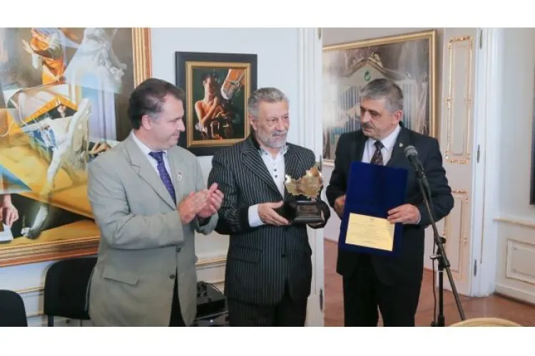 Cel mai vândut pictor român contemporan a fost făcut Cetăţean de Onoare al Judeţului Cluj - FOTO