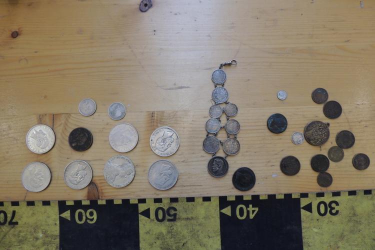 26 de monede din argint, unele medievale, confiscate la Cluj - VIDEO