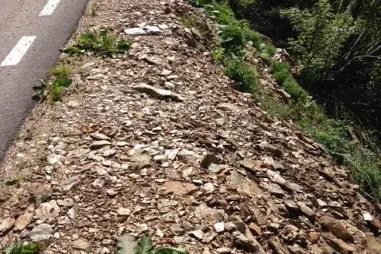 Surpări de teren în Cluj! Circulația e restricționată