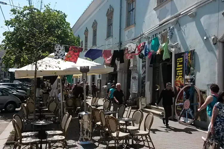 La Diesel sunt întinse din nou rufele specifice șatrelor de țigani - FOTO