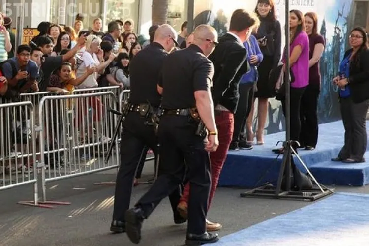 Brad Pitt lovit în față de un bărbat în timp ce dădea autografe - VIDEO