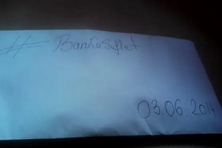 Un clujean lasă bani în plic prin oraș. Campania BANI CU SUFLET sădește sperața la Cluj