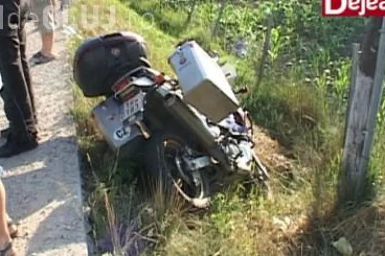 O șoferiță a accidentat grav un motociclist la ieșire din Dej. A intrat în depășire pe trecerea de pietoni VIDEO