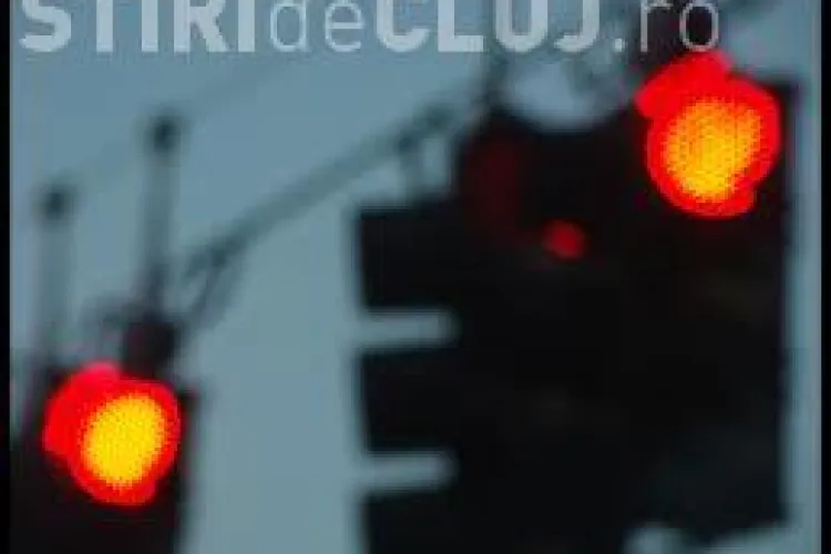 Biciclist neatent a rănit un pieton în Mărăști. A trecut pe culoarea roșie a semaforului