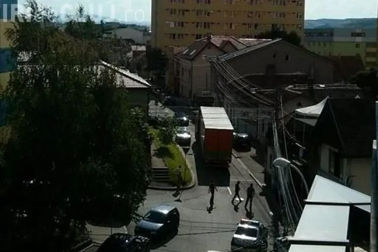 Cu TIR -ul prin Hașdeu: Cred că s-a pierdut! - FOTO