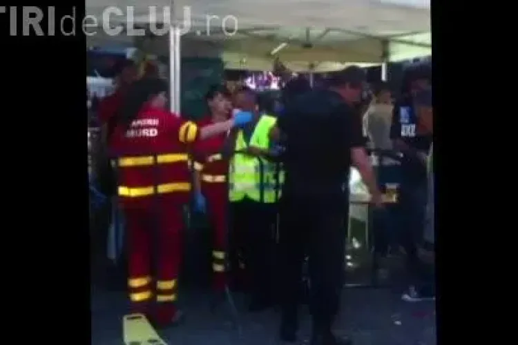 Bătaie la Billy Idol! Un fan a fost ”placat” de un steward - VIDEO