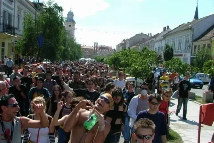 Line-up-ul final pentru festivalul Delahoya a fost anunțat. Vezi ce artiști vor veni în pădurea Hoia