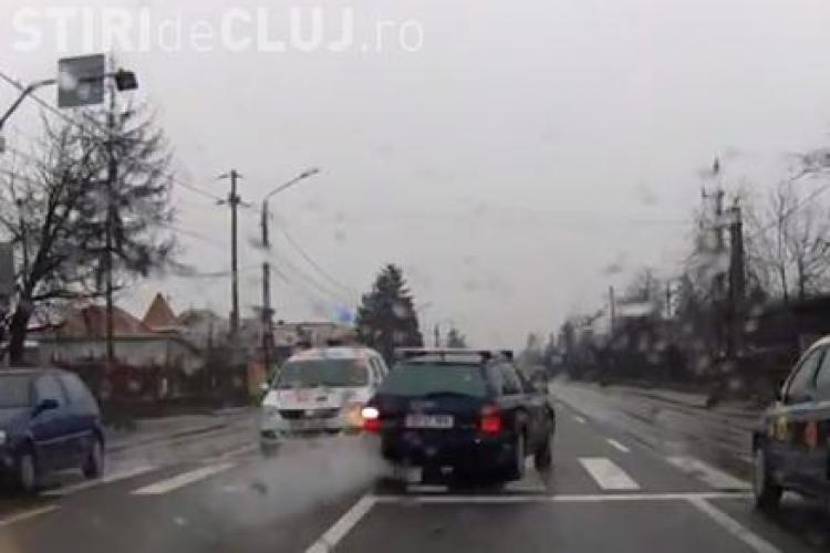 Florești - Ieșire riscantă pe drumul național. I-a tăiat calea mașinii de poliție - VIDEO