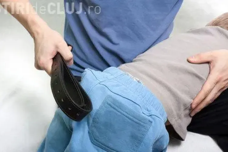 Peste 80% dintre părinții români susțin că sunt împotriva violenței, însă 60% dintre copii spun că sunt loviți