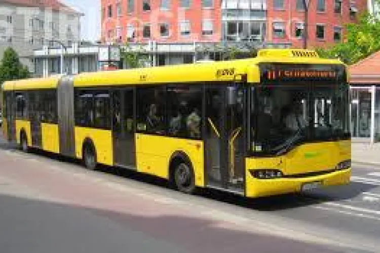 Primăria cumpără 40 de autobuze articulate noi de la o firmă poloneză. Mercedes Benz a pierdut licitația