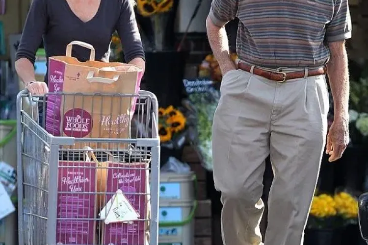 Unul dintre cei mai cunoscuți actori de la Hollywood are iubită nouă la 84 de ani