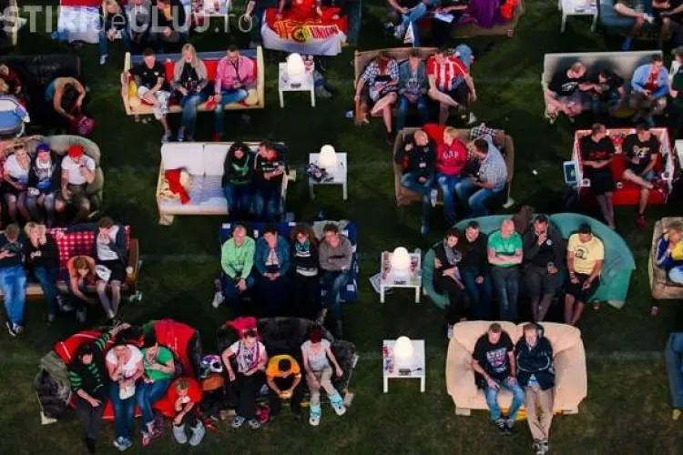 IMAGINEA ZILEI: Un stadion din Germania a fost transformat într-o sufragerie uriașă pentru Campionatul Mondial FOTO