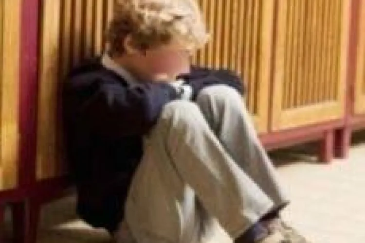 Elev de 13 ani Dej șantajat de trei colegi mai mari. I-au cerut câteva sute de euro