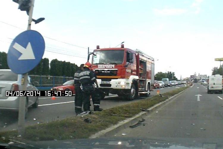 Accident la METRO Cluj - O familie a ieșit din parcare fără să se asigure și a provocat un accident - FOTO
