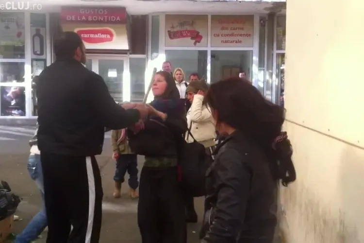 Bătaie în stația de autobuz din Mărăști. Mai multe persoane au fost reținute