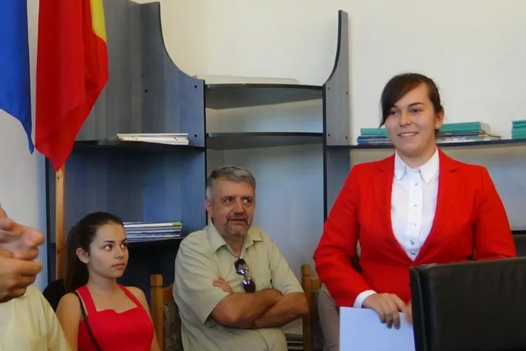 Fata cu zece la BAC de la Huedin merge la Facultatea de Drept din Cluj: Se poate învăța carte la orice liceu! - VIDEO