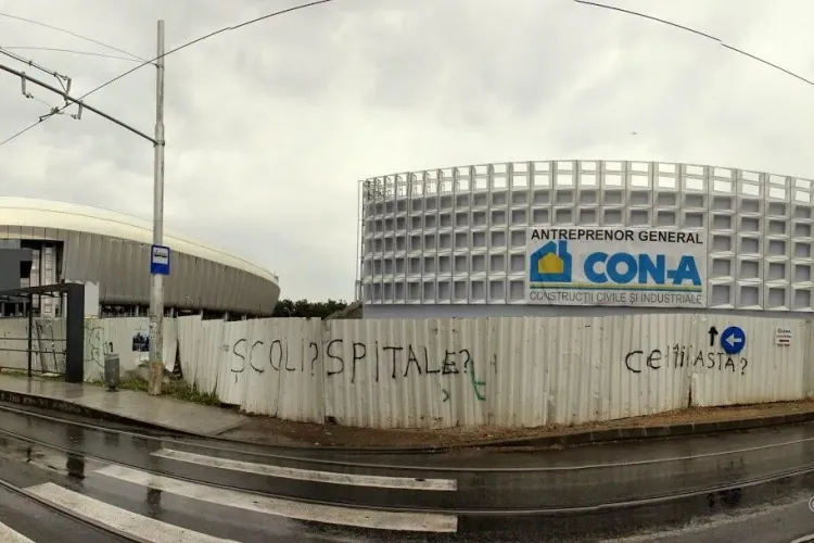 ”Școli? Spitale?” sau ”Sala Polivalentă” - Ce răspuns dă primarul Emil Boc?