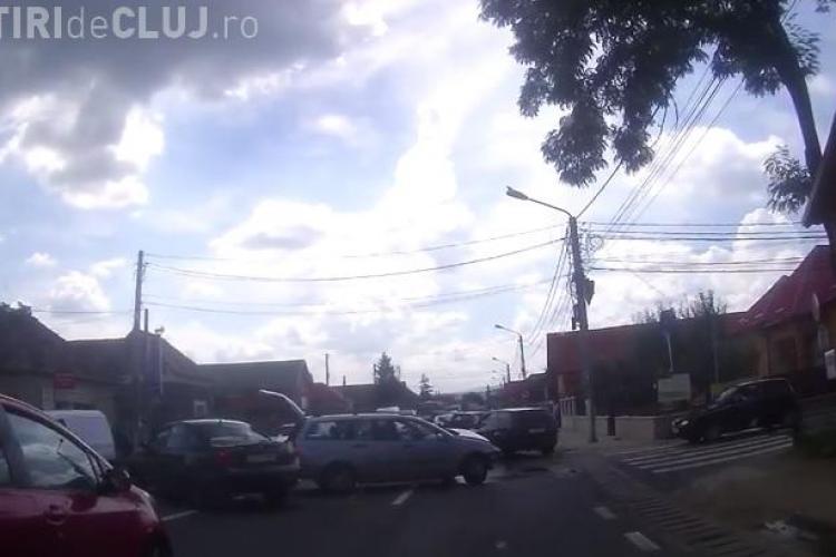 Accident în Florești surprins de un șofer pe cameră! Traficul a fost dat peste cap - VIDEO