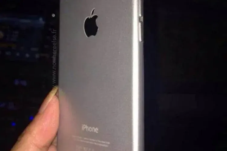 Chinezii nu mai au răbdare până la lansarea iPhone 6 și deja l-au clonat FOTO