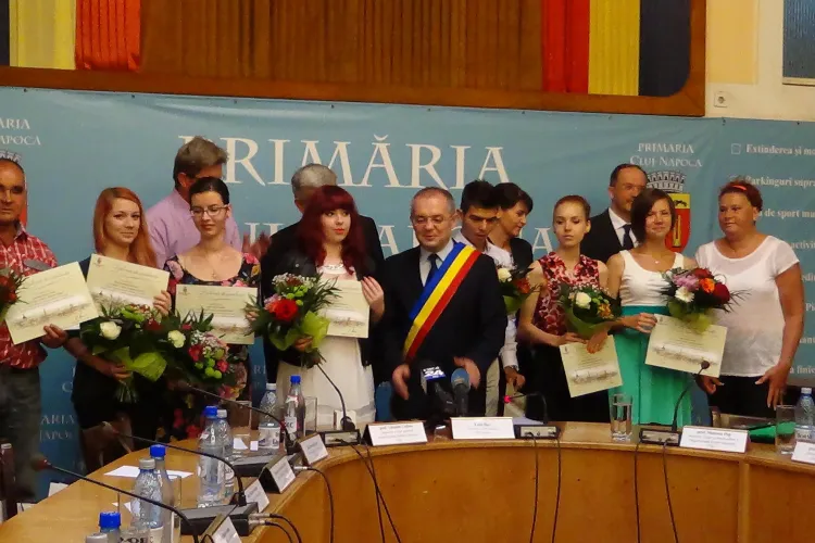 Elevii de ZECE la BAC au fost premiați și de Emil Boc - FOTO