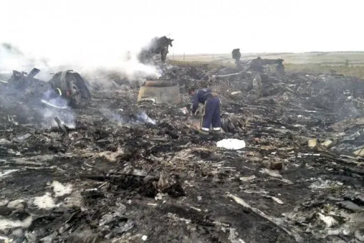 AVION PRĂBUŞIT în UCRAINA. În avion se aflau cetăţeni americani, olandezi, francezi