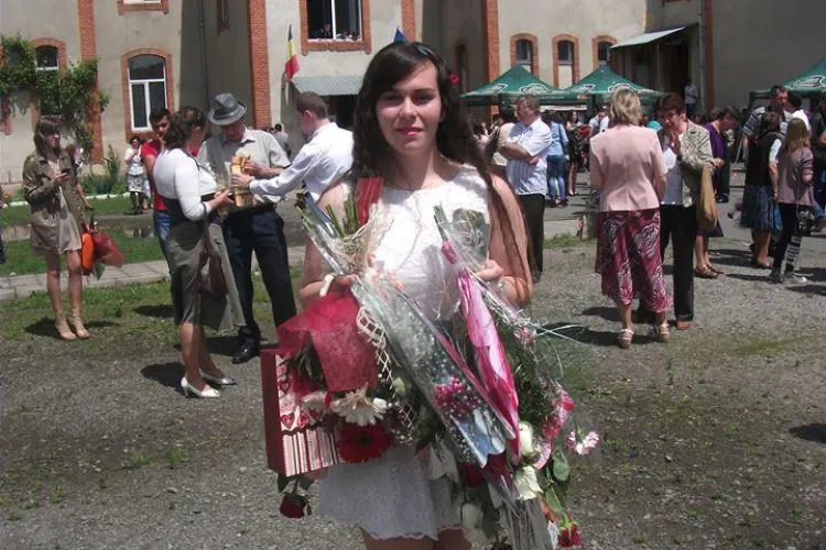 Povestea elevei din Ciucea care a luat ZECE la BAC. Într-un liceu mediocru din Huedin a SCLIPIT de la început