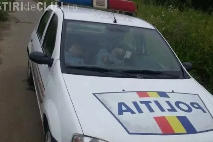 Polițiști care dorm BUȘTEA în mașina de Poliție! I-a toropit căldura - FOTO