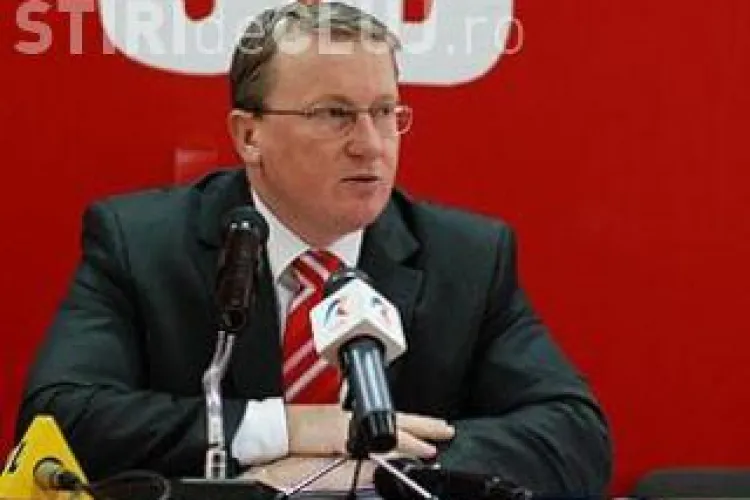 PSD Cluj îl atacă pe Emil Boc: România nu se guvernează cu o COASĂ dle. Boc!