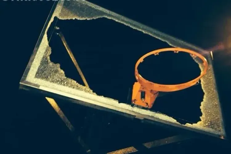 Baza Unirea vandalizată de niște tineri. NIMENI nu a luat POZIȚIE - FOTO