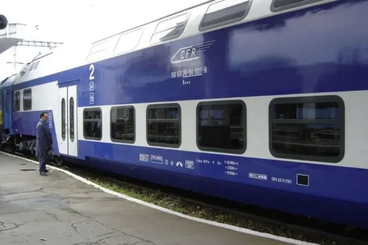 PREMIERĂ! Un tren din România circulă cu 160 km/h
