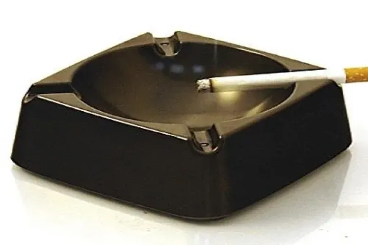 Bătaie la o terasă din Nădășelu. Un clujean a primit o scrumieră în cap