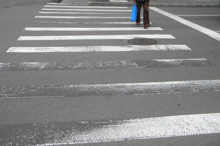 Șoferiță de 18 ani a lovit un pieton pe trecere în centrul Clujului