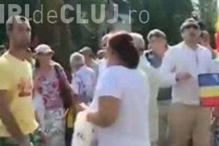 Jurnaliști agresați la mitingul Antena 3 de la Palatul Cotroceni. O femeie a fost bătută VIDEO