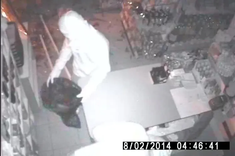 Magazin din Iris, spart a patra oară de hoți! Făptașii au fost filmați - VIDEO