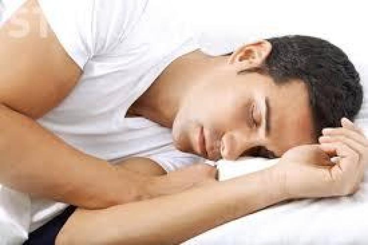 Oamenii de știință în descoperit cum poți slăbi în timp ce dormi. Iată ce trebuie să faci